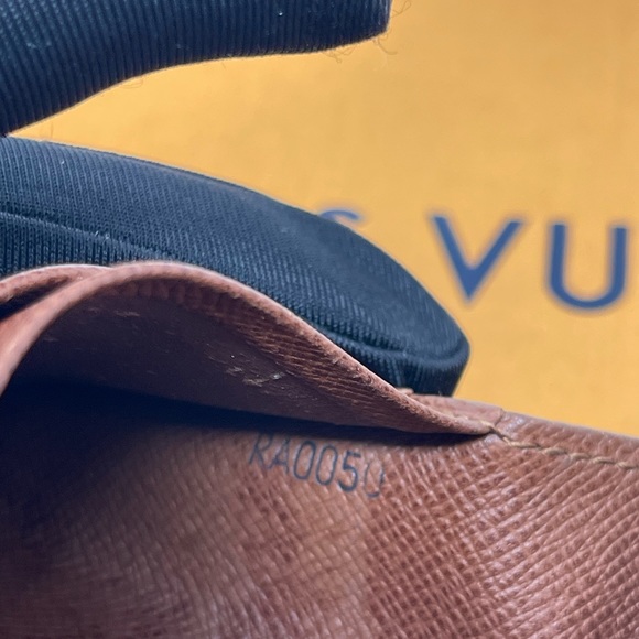 LV Tressor Wallet - Picture 12 of 14